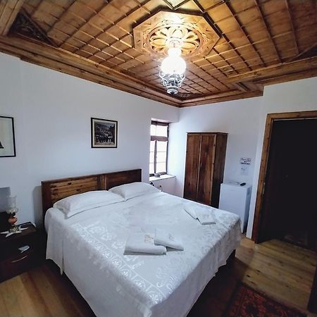בראט Guest House J.Prifti מראה חיצוני תמונה