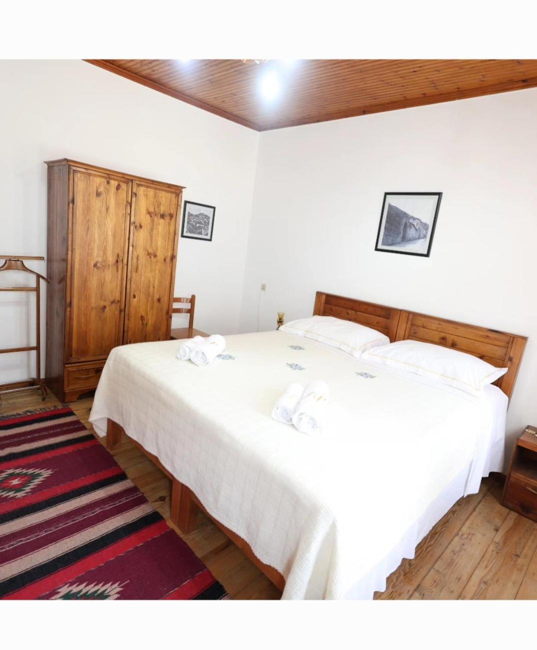 בראט Guest House J.Prifti מראה חיצוני תמונה