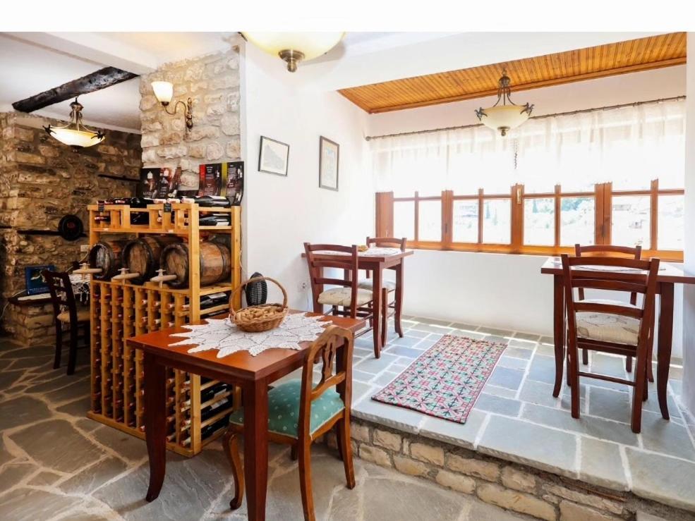 בראט Guest House J.Prifti מראה חיצוני תמונה