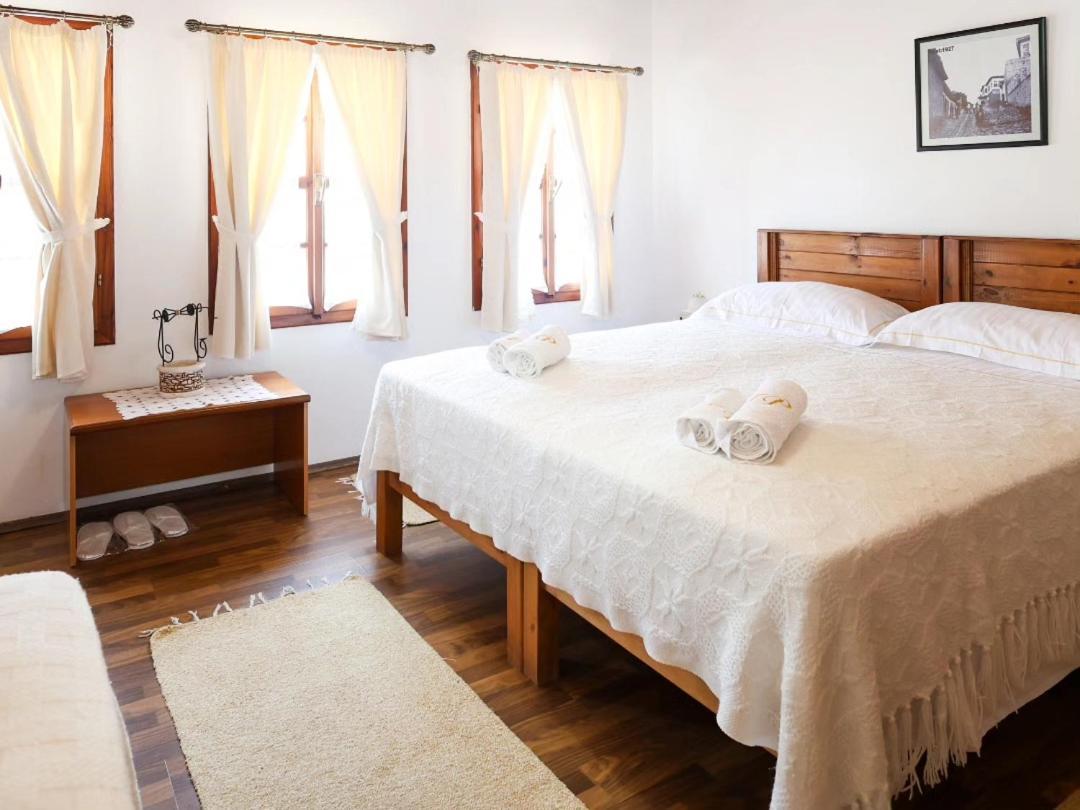 בראט Guest House J.Prifti מראה חיצוני תמונה