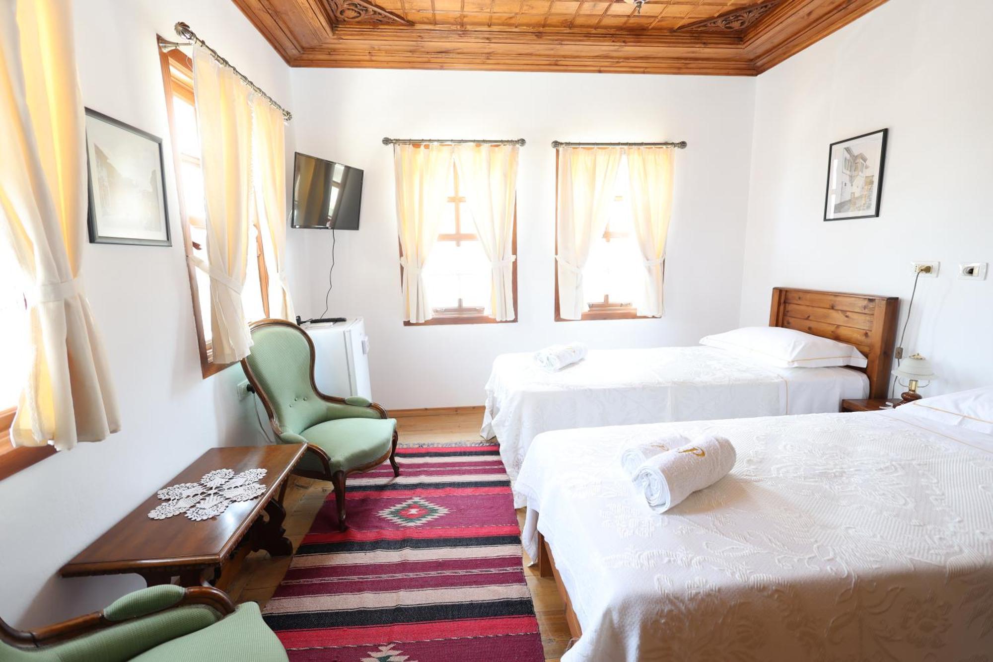 בראט Guest House J.Prifti מראה חיצוני תמונה