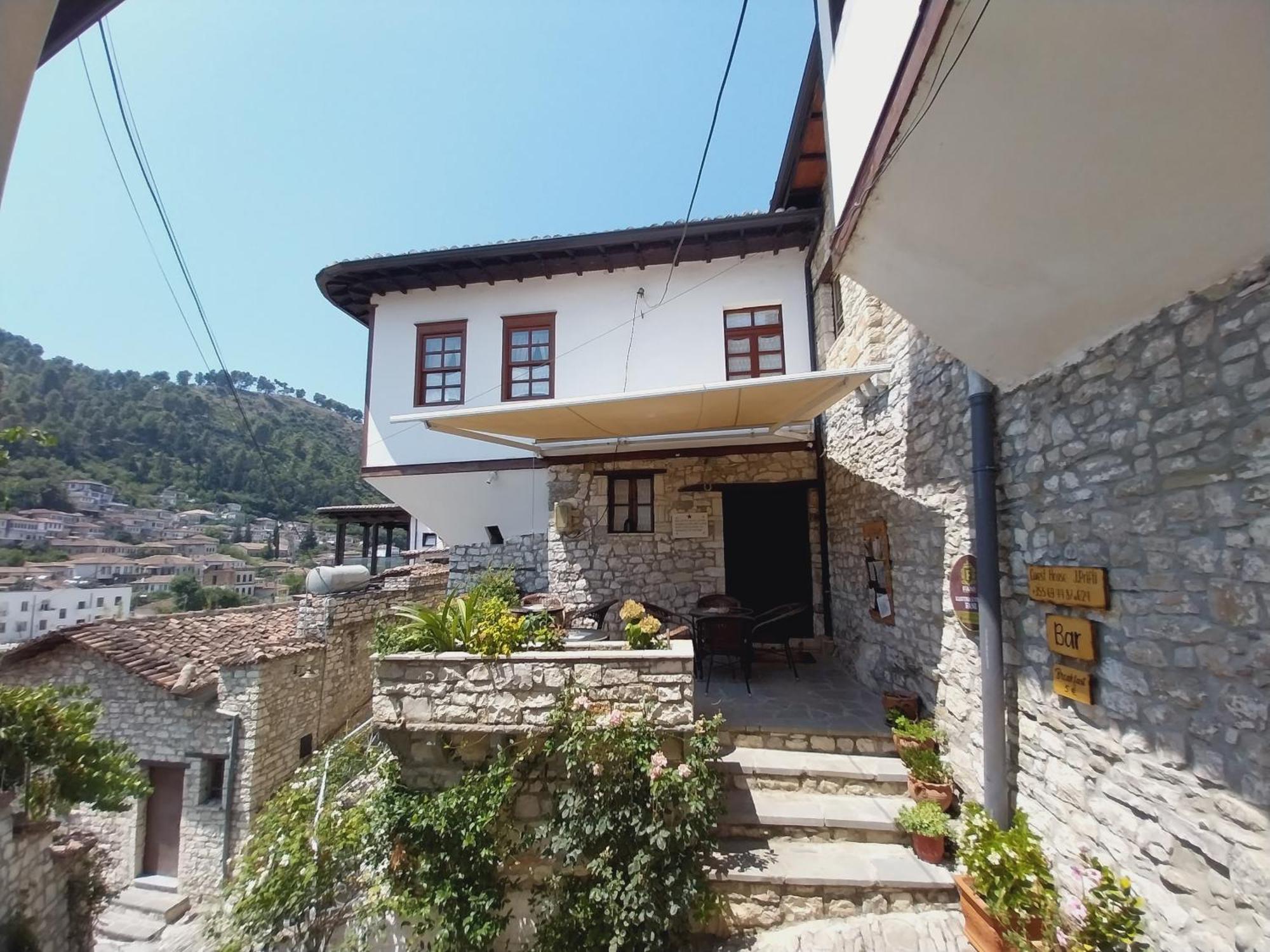 בראט Guest House J.Prifti מראה חיצוני תמונה