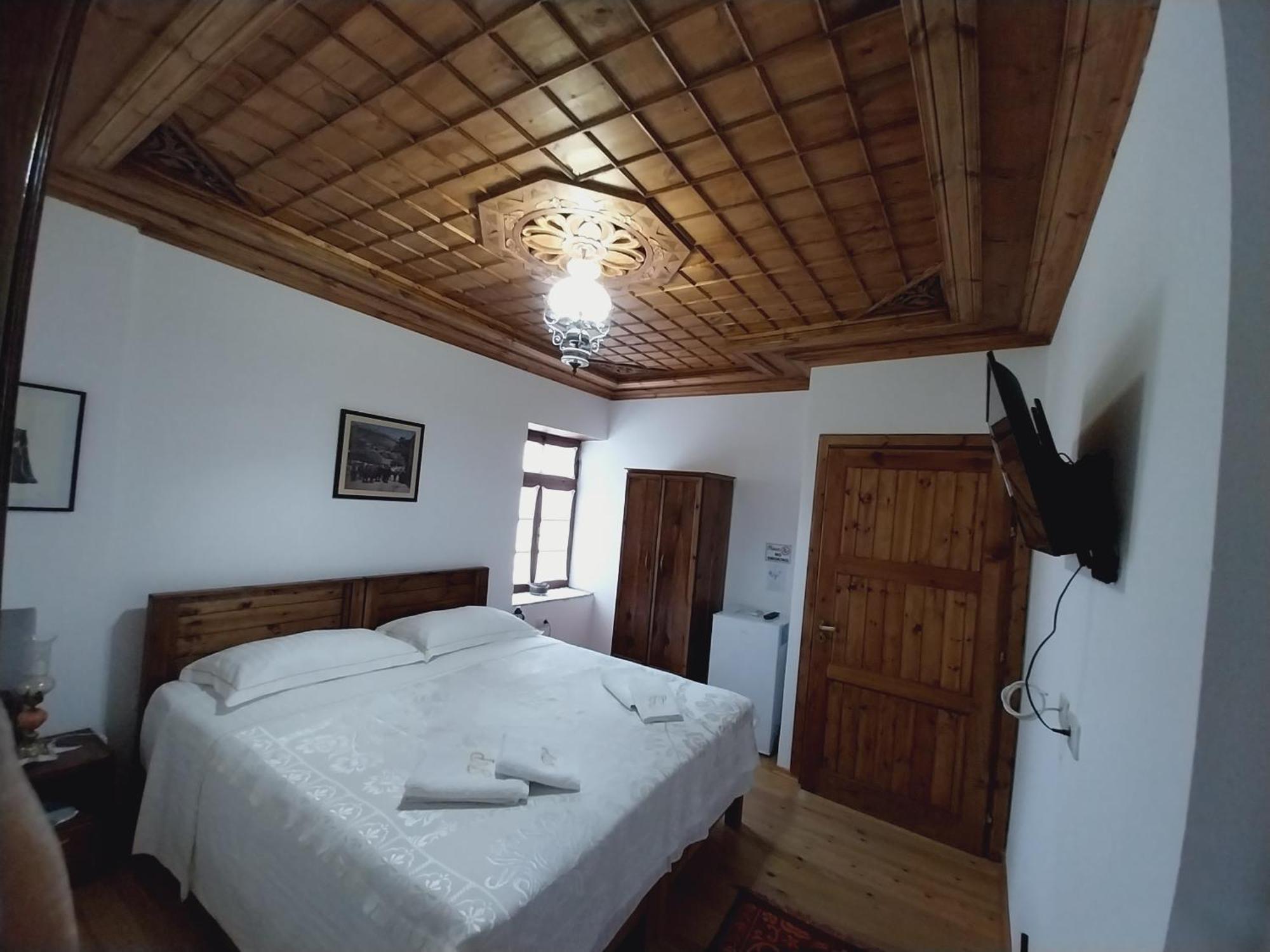 בראט Guest House J.Prifti חדר תמונה