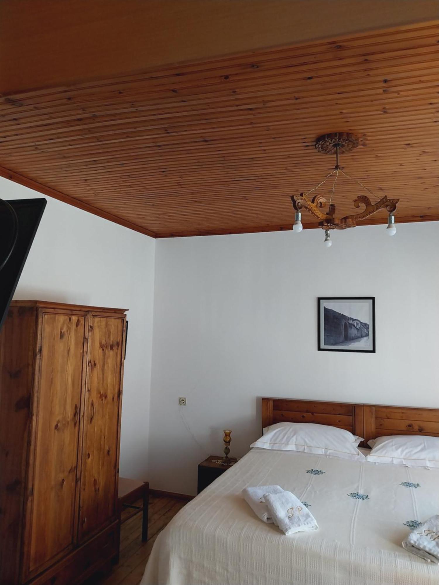 בראט Guest House J.Prifti חדר תמונה