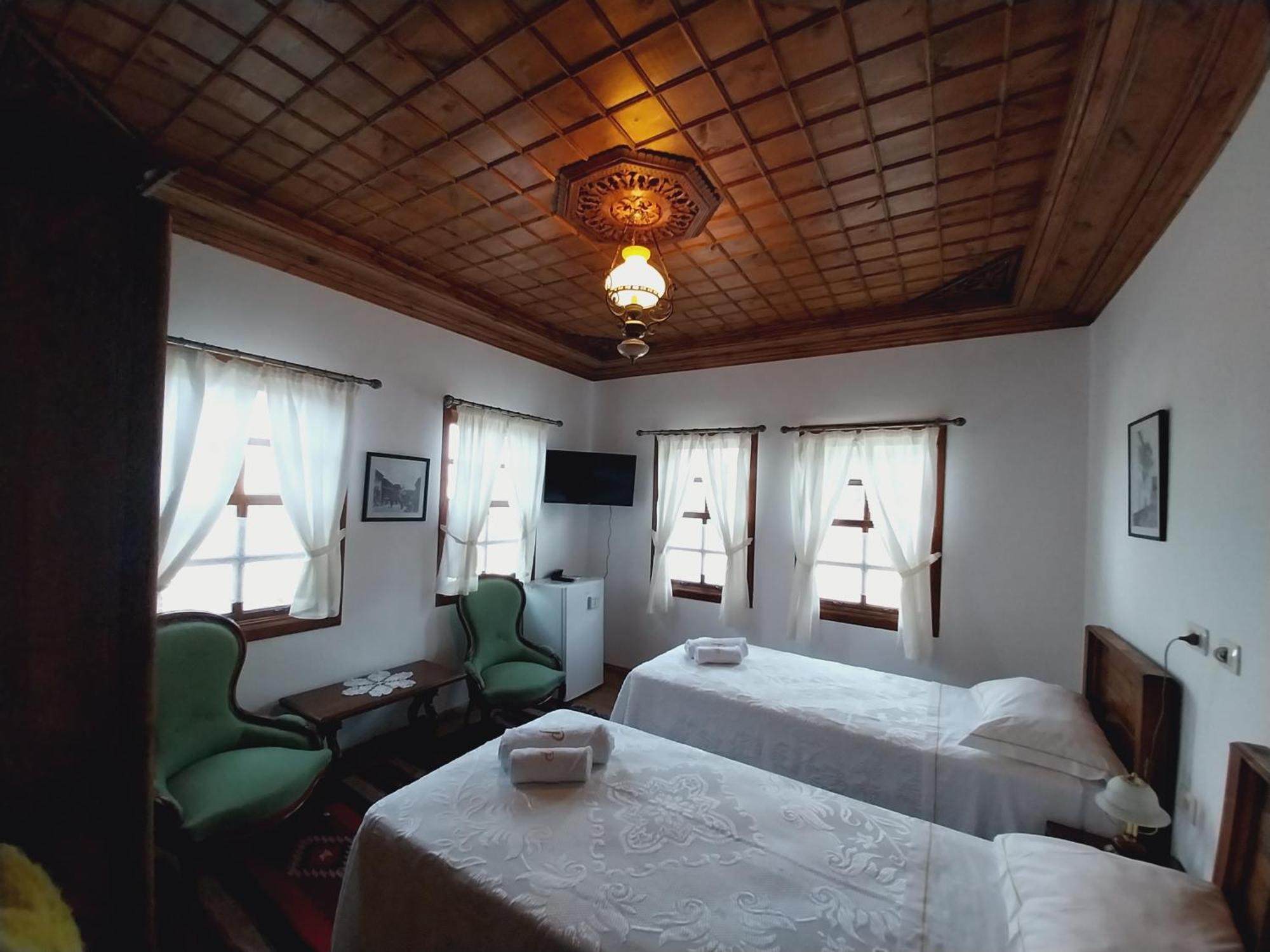 בראט Guest House J.Prifti חדר תמונה