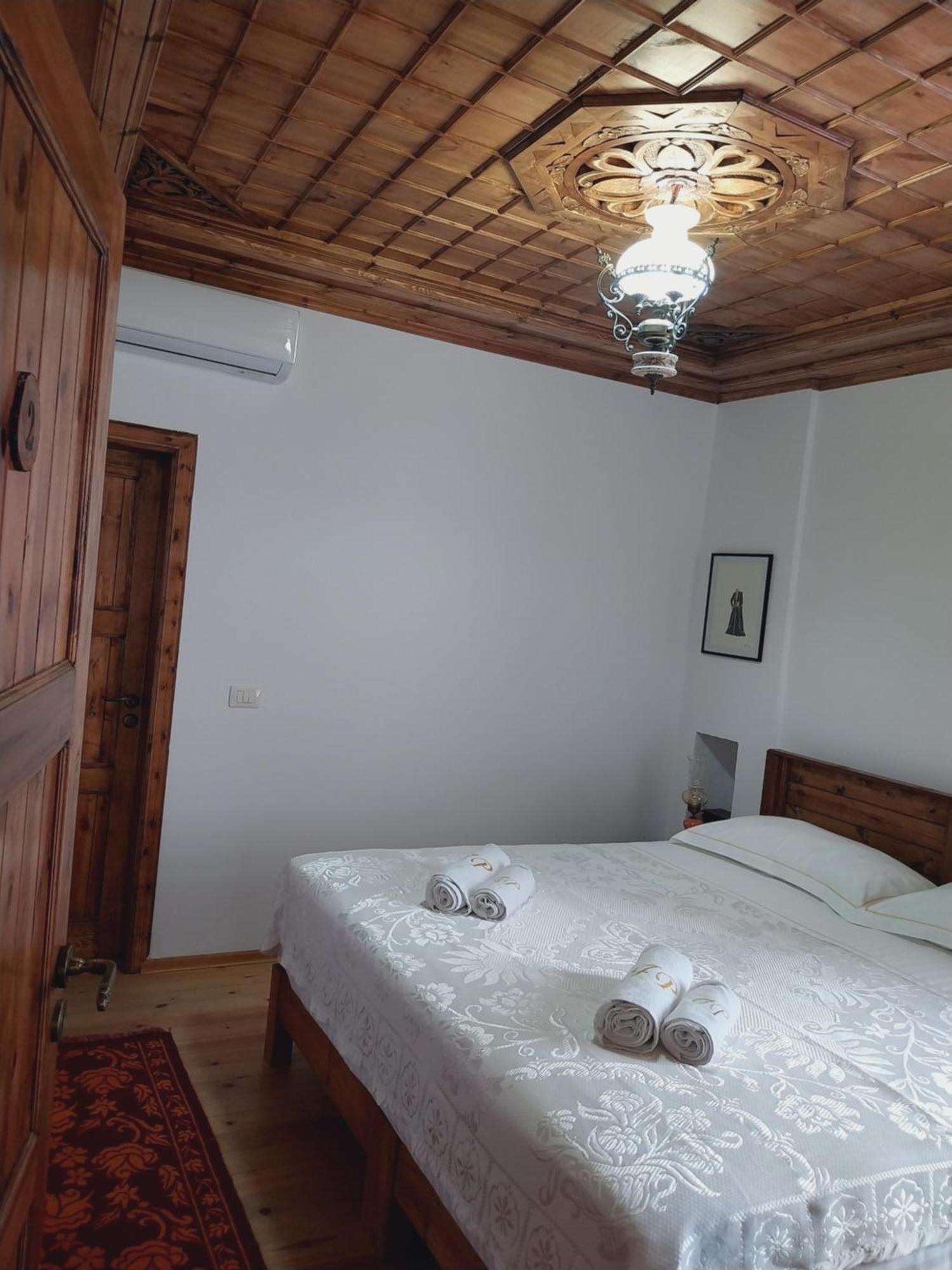 בראט Guest House J.Prifti חדר תמונה