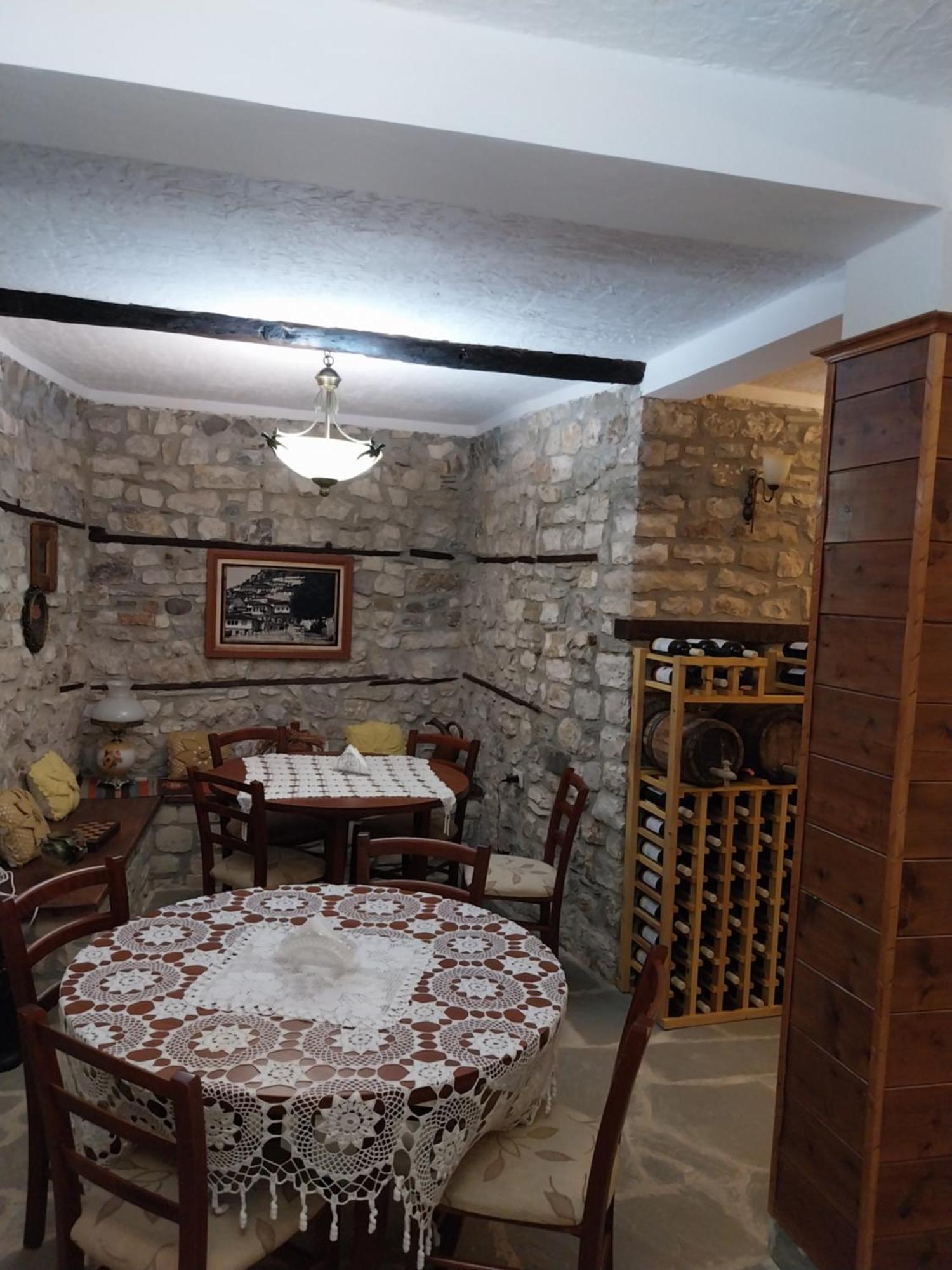 בראט Guest House J.Prifti מראה חיצוני תמונה