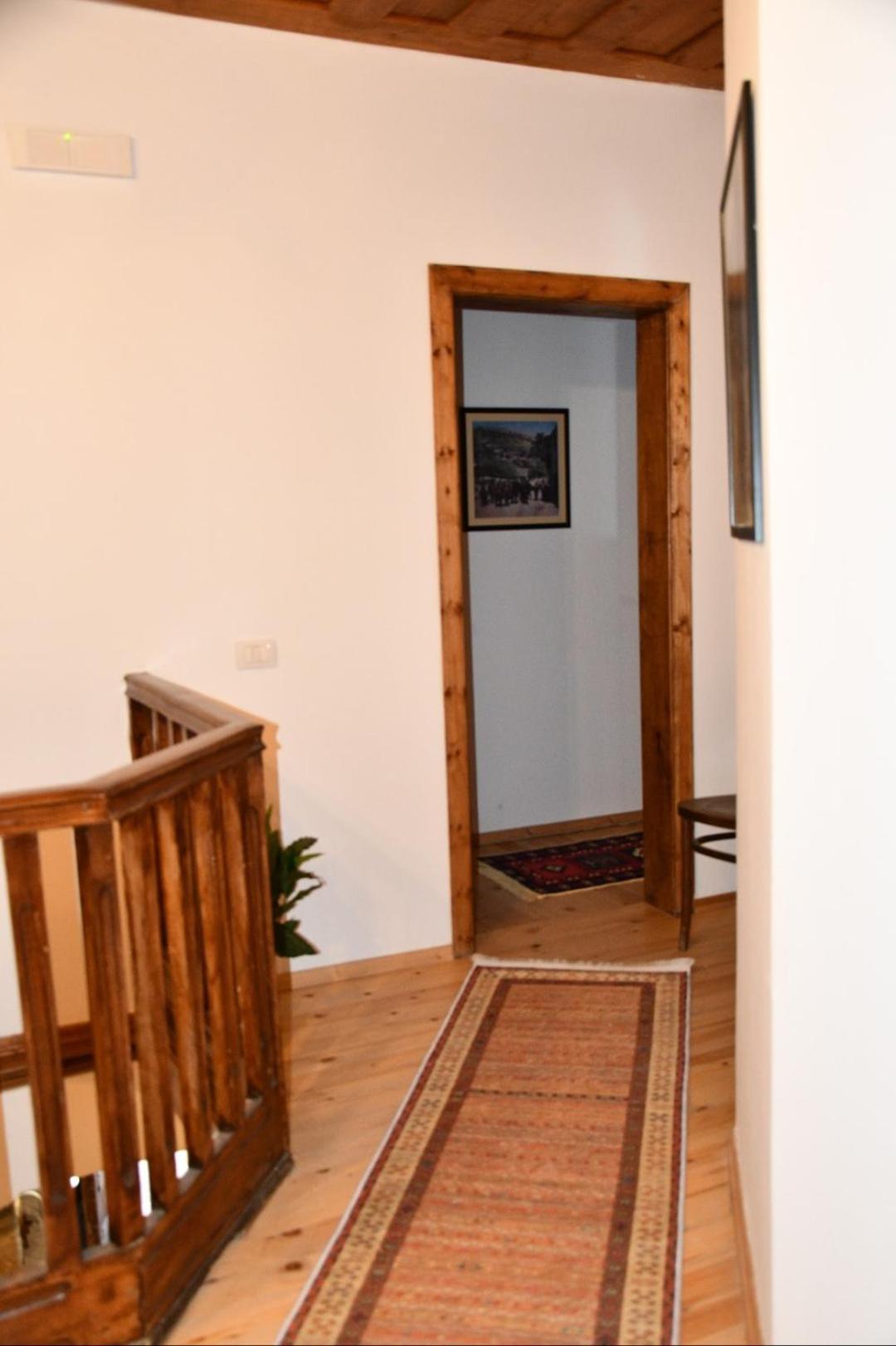בראט Guest House J.Prifti מראה חיצוני תמונה