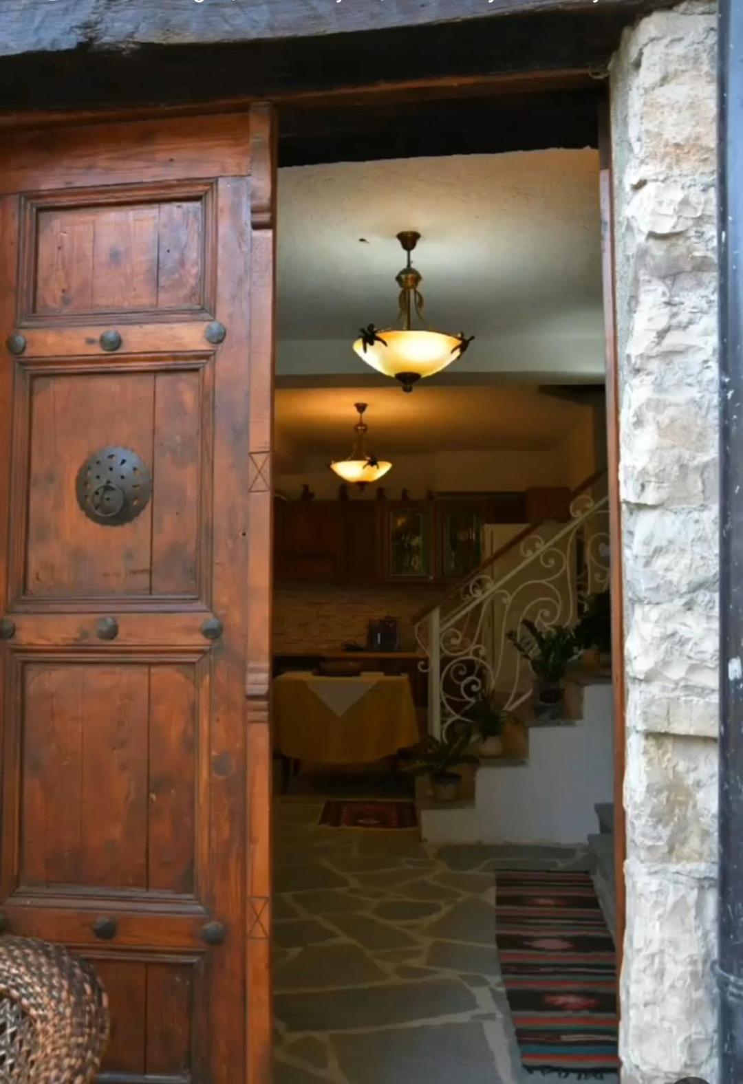 בראט Guest House J.Prifti מראה חיצוני תמונה